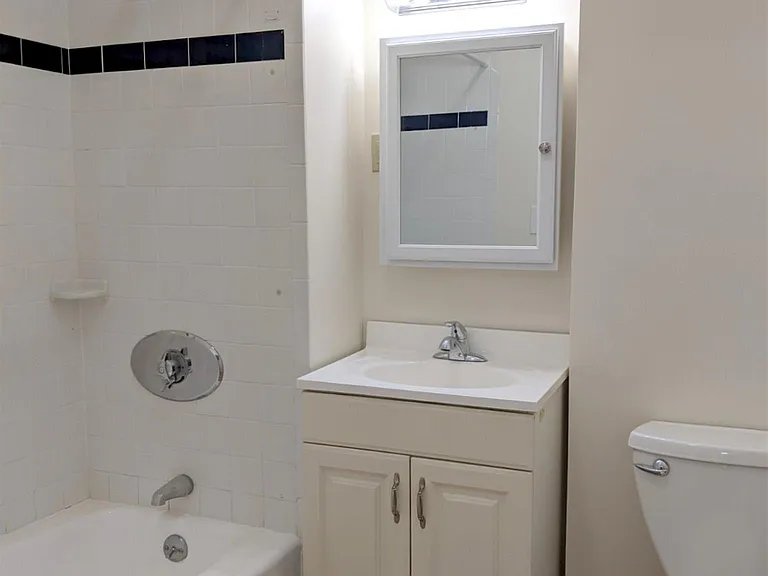 18 Sanborn Ave #4 — Photo 9