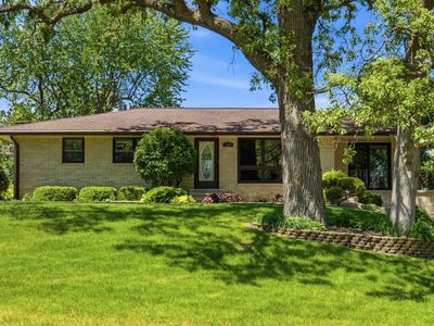 1225 3rd St SW, Dyersville, IA, 52040