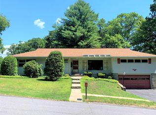 23 Elmcrest Dr, Dallas, PA 18612