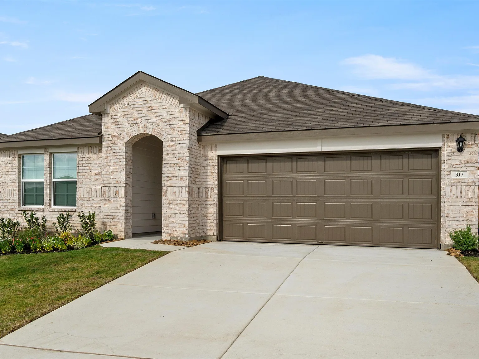 4 bed, 2042 sqft, $2,000 — Photo 4