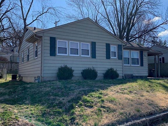 2nd image of 852 Poppy Ln