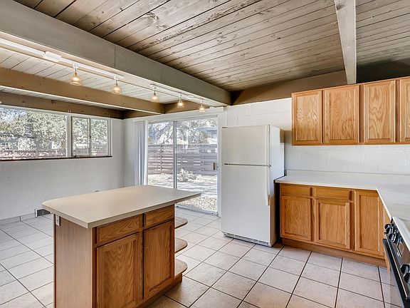4th image of 1401 E Dartmouth Ave