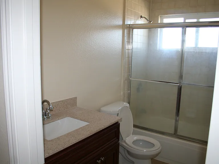 411 Commercial Ave #A — Photo 9