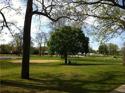 4th image of 406 Niles Ave