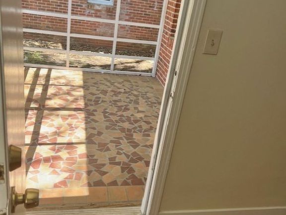 5th image of 2113 Owens St #124