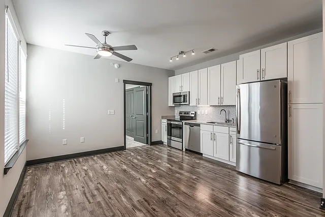 Vintage Gateway Apartments — Photo 33