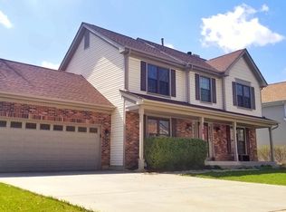 1160 Deep Woods Dr, Elgin, IL 60120