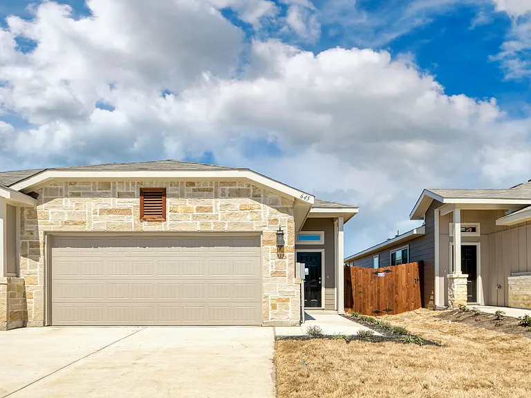 645 Fallow Dr — Photo 1
