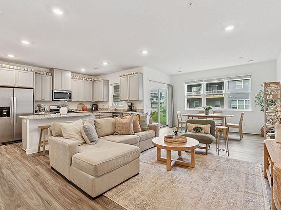 4th image of 11121 Balsam Pointe Trl