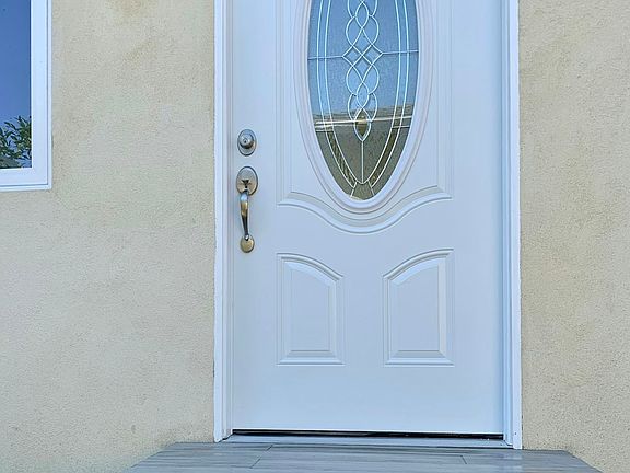 2nd image of 2221 Glendon Ave