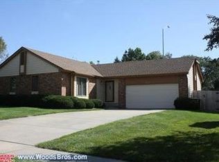 8207 Meredeth Pl, Lincoln, NE 68506