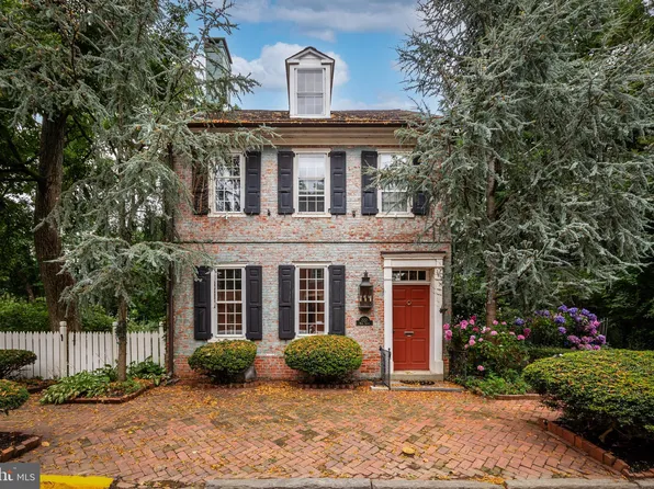 222 Wood St, Burlington, NJ 08016