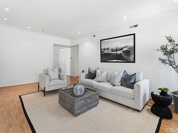 3rd image of 2559 Plaza Del Amo Unit 202