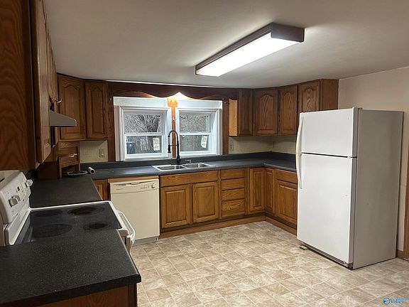 4th image of 4015 Scenic Hwy