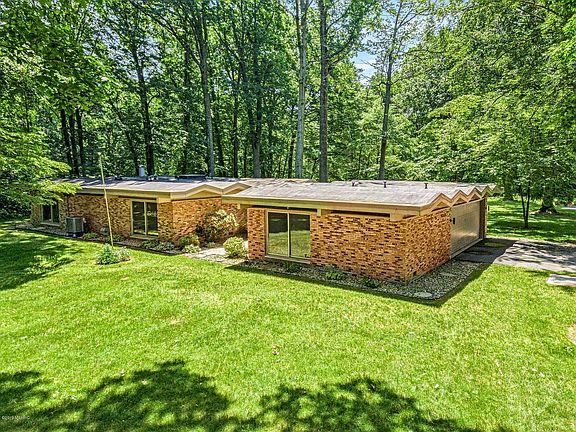 5th image of 1248 Point O Woods Dr