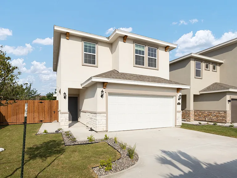 Villas on Ware — Photo 1