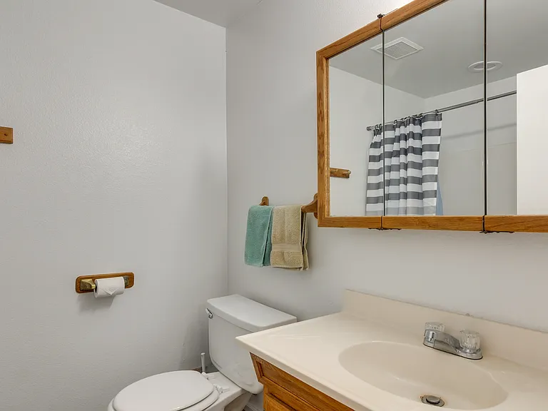 25 E Lexington #3 — Photo 9