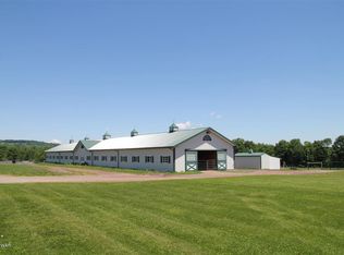 226 Sherwood Dr, Waymart, PA 18472