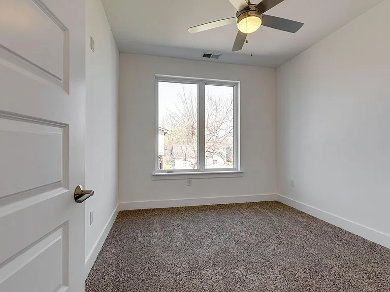 542 Southgate Ave #216 — Photo 8