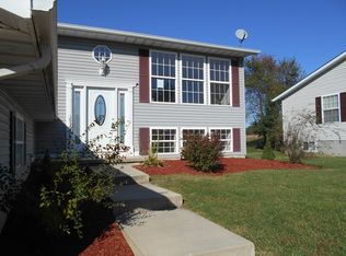 1222 Enos Ln, Godfrey, IL 62035