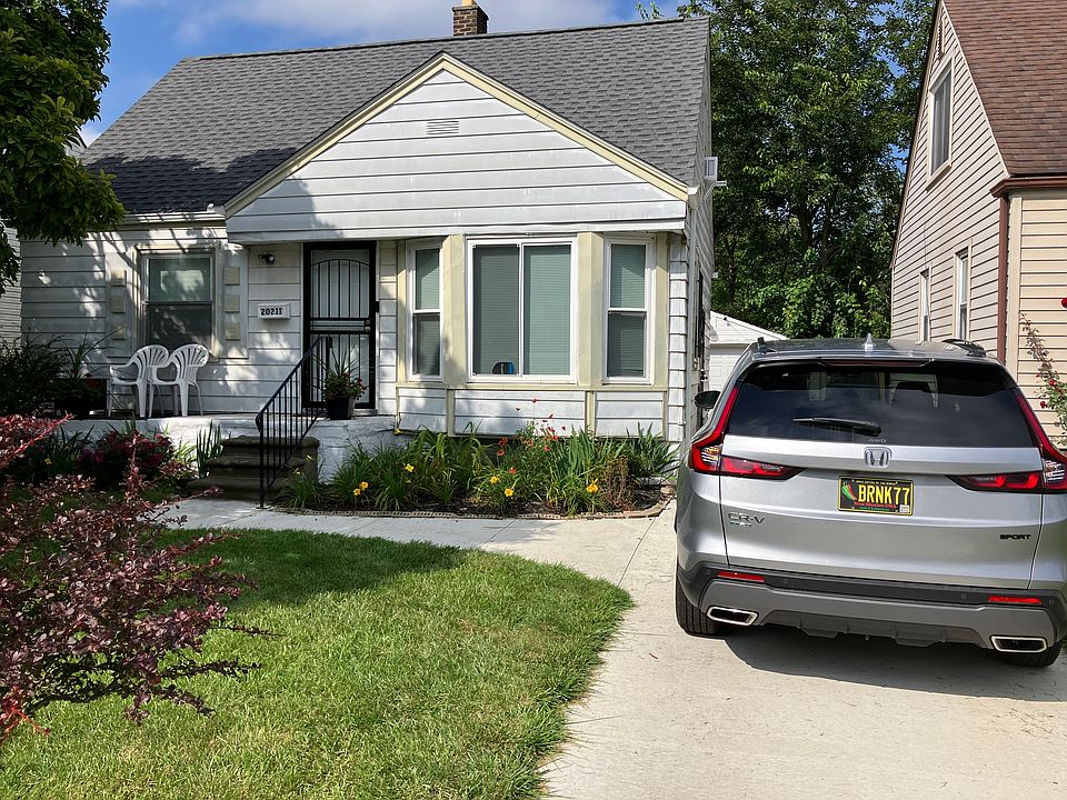 1st image of 20211 Lindsay St