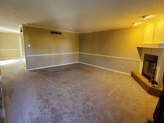 4th image of 700 Kingswood Dr