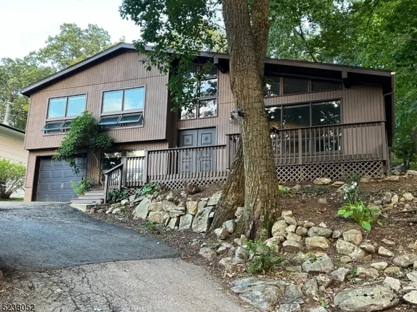 10 Woodlawn Ter, Jefferson Twp., NJ 07849