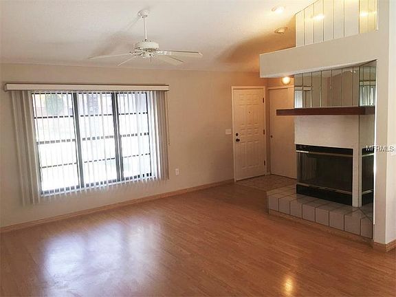3rd image of 1332 Persimmon Dr