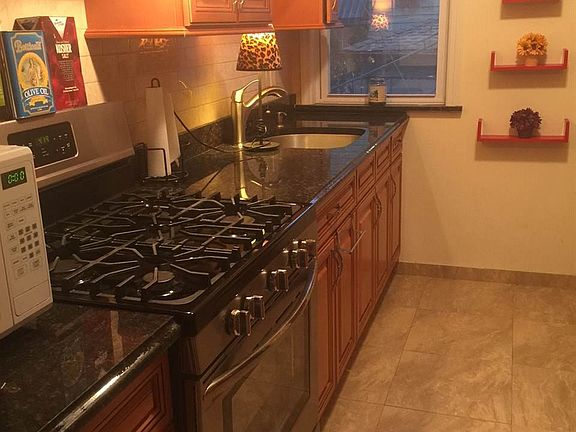 2nd image of 412 Greenmount Ave