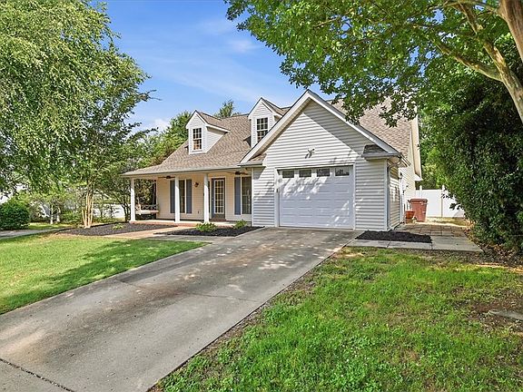 2nd image of 101 Grand Oak Cir