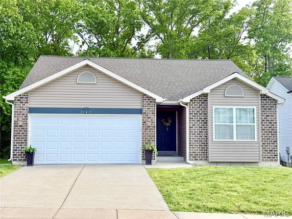 27471 Forest Ridge Ct, Warrenton, MO 63383