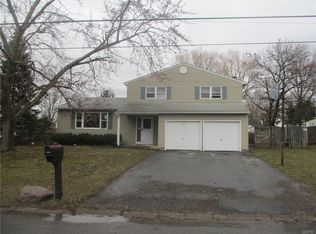 7500 Moonvalley Dr, Liverpool, NY 13088