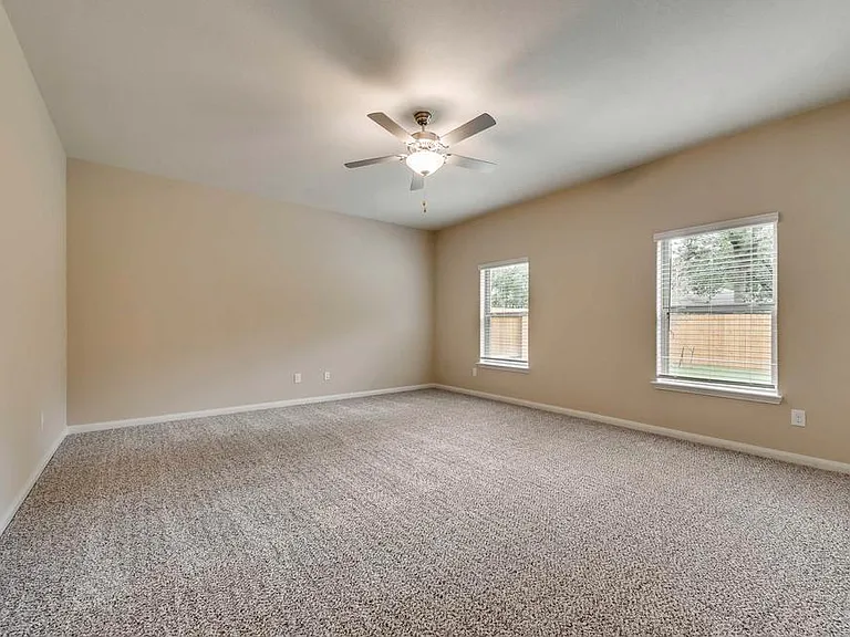 228 Ridgeland Oak Dr — Photo 3