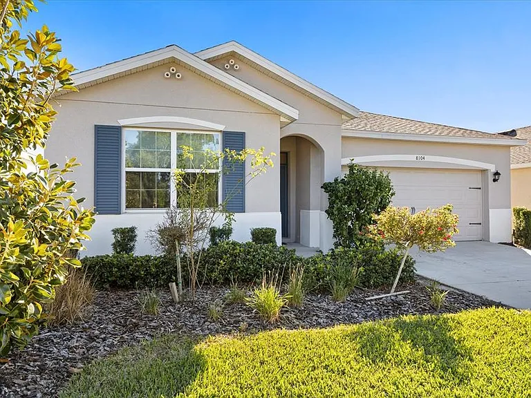 8104 Penrose Pl — Photo 2