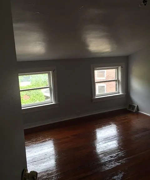 892 Tyson St — Photo 7