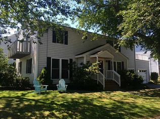 115 Lake Rd, Narragansett, RI 02882