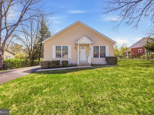 119 Meadowbrook Ln, Brookhaven, PA 19015