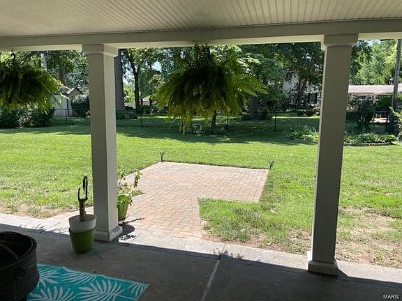 4th image of 842 Cernicek Ln