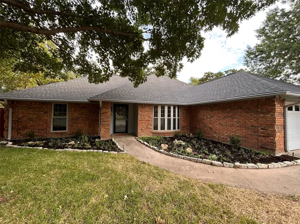 8951 Hialeah Cir N, North Richland Hills, TX 76182