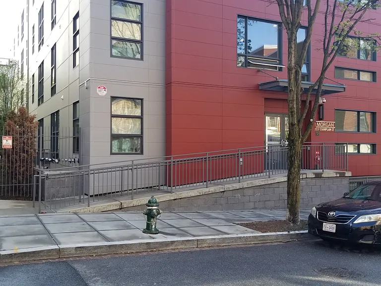 2337 Champlain St NW #Penthouse 409 — Photo 3