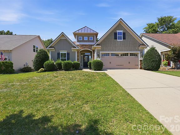 3rd image of 593 Harrison Dr NW