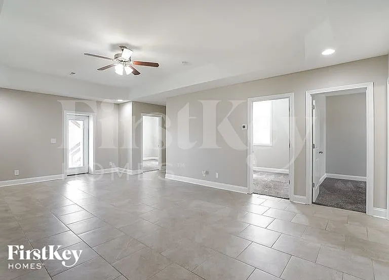1315 Golden Eagle Way — Photo 2