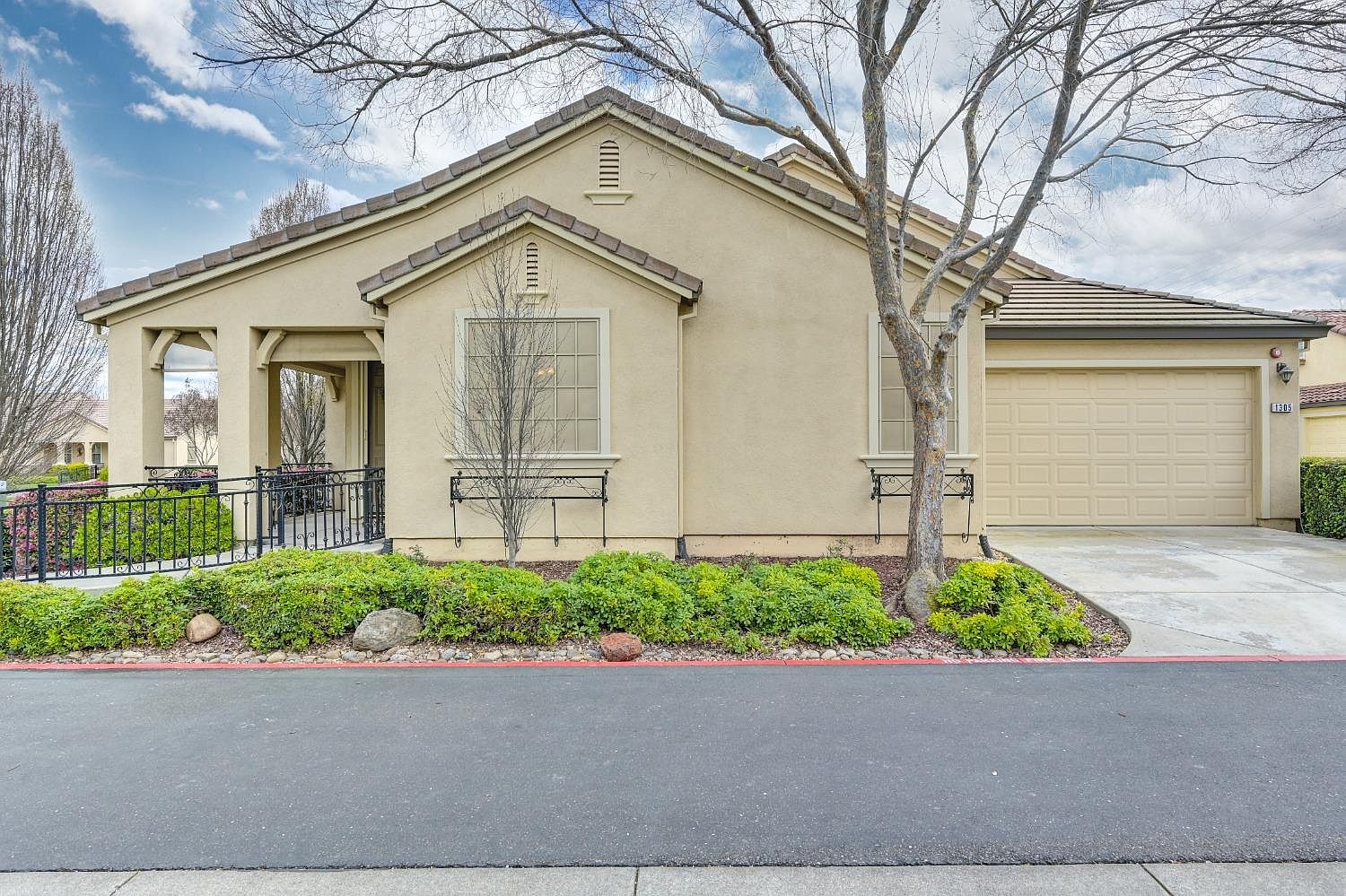 1305 Marseille Ln, Roseville, CA 95747 | Zillow