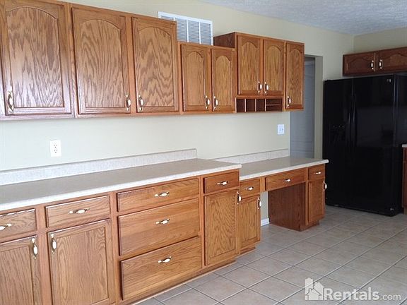 4th image of 723 Hunter Ct