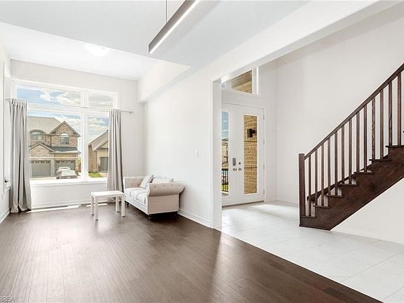 4th image of 10 McGovern Ln