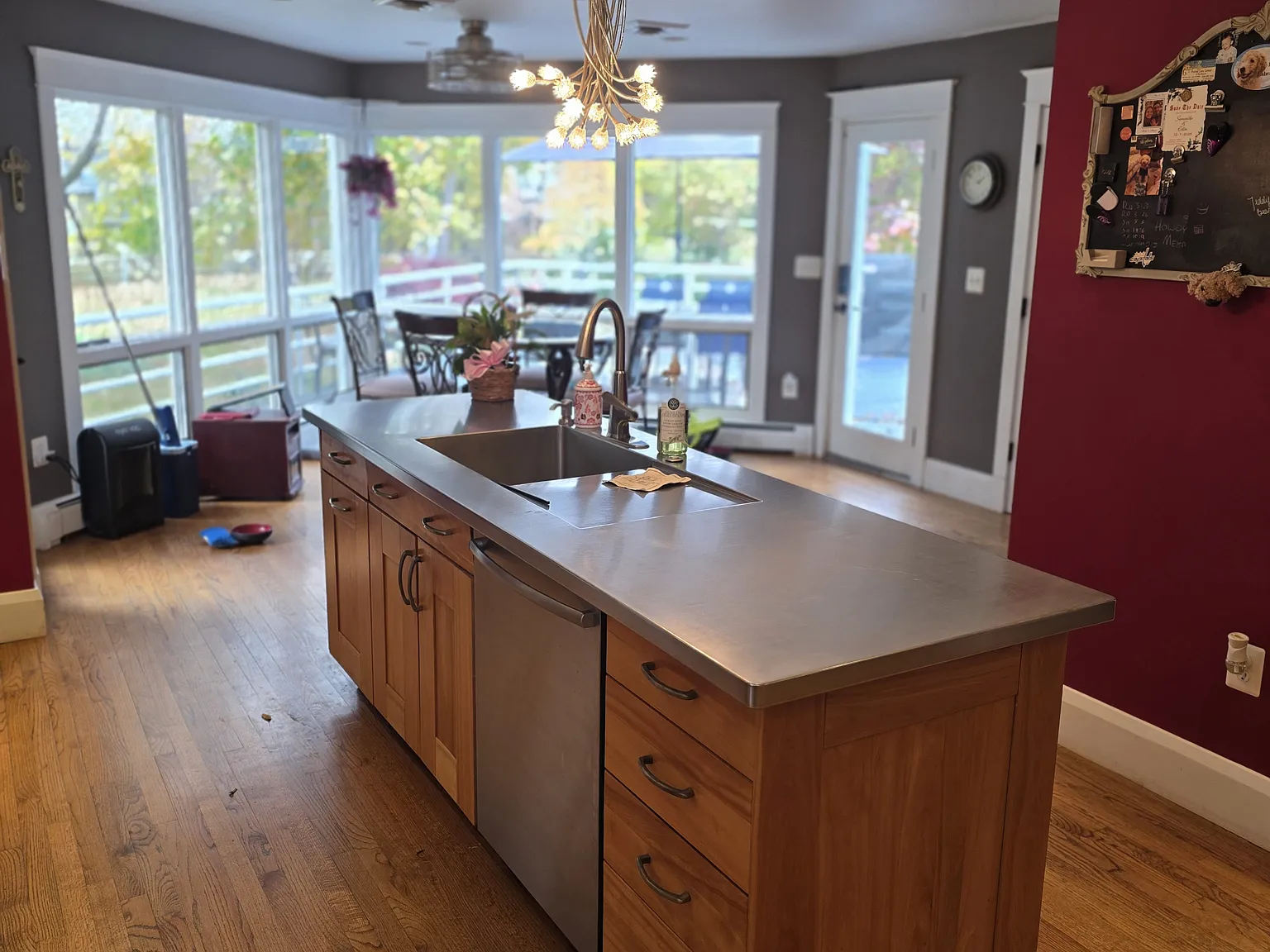 4 bed, 3.5 bath, 4300 sqft, $6,500 — Photo 2
