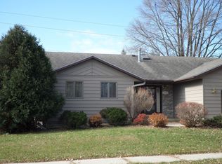 2329 Meadow Hills Dr SW, Rochester, MN 55902