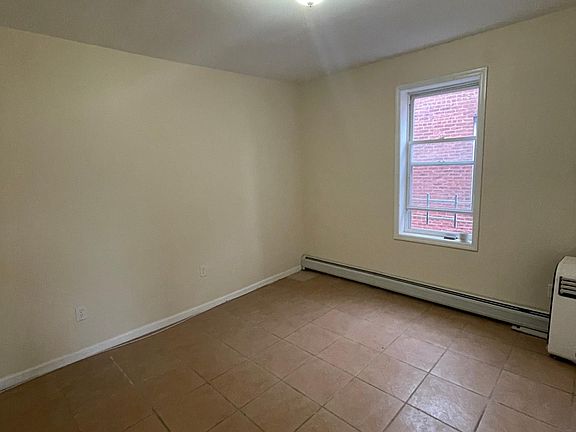 5th image of 318 Mount Prospect Ave #7