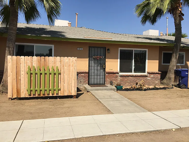 1014 S Trinity St — Photo 5