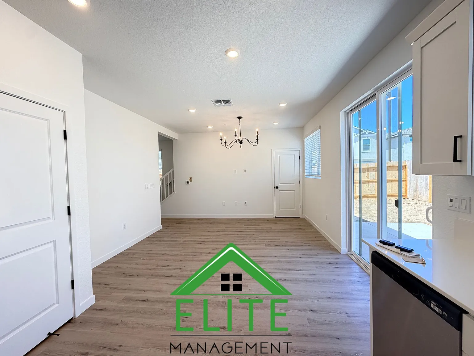 3 bed, 1434 sqft, $2,795 — Photo 3